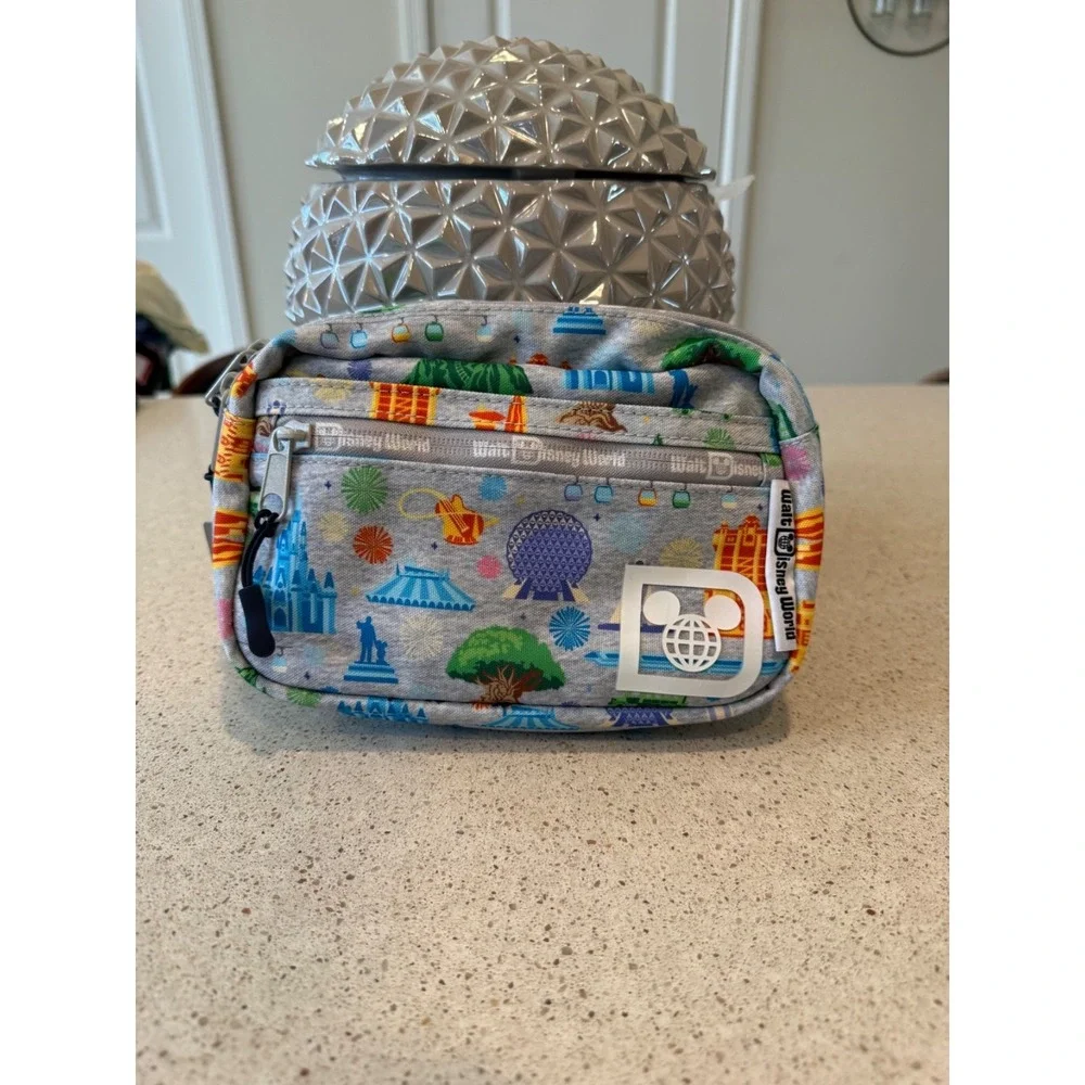 WALT DISNEY WORLD 4 PARKS/FANNY BAG/GRAY MULTICOLOR PRINT/NWT/56032926